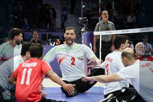 مجسمه ما را نسازید!